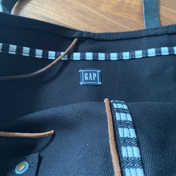 **NEW**Gap canvas and leather tote new with tags - Picture 3 of 5